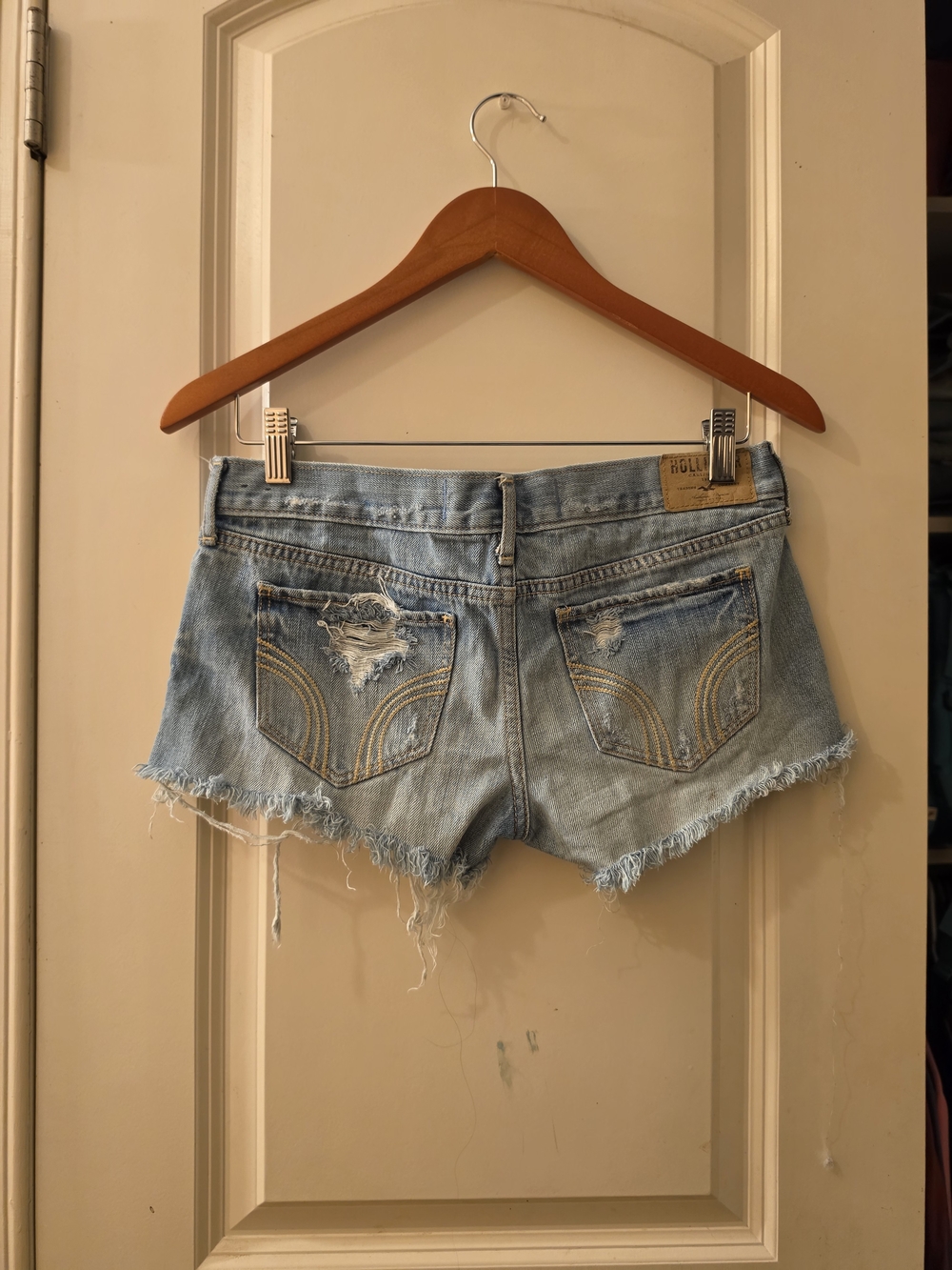 Hollister Light Wash Distressed Denim Shorts with Stud Accents - Light Blue - Picture 5 of 6